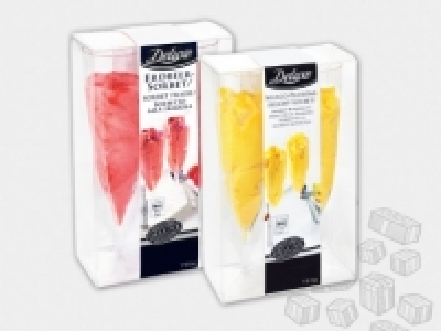 Sorbeteis im Plastikglas