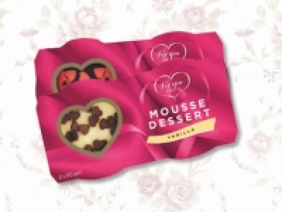 Valentinstags-Dessert mit Herzen