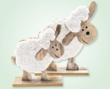 Frühlingshafte Holzfiguren mit Wolle