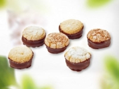 Handgemachte Amaretti gefu&Igrave;&circ;llt