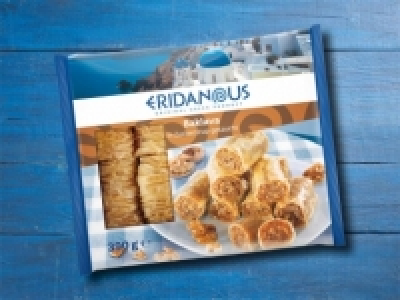 Runder Baklava mit Walnuessen