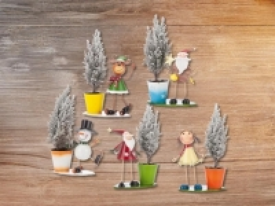 Winterfiguren mit Konifere (ab 12.11.)