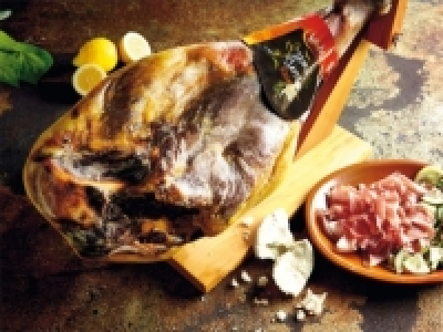 Jam&oacute;n Serrano Reserva mit St&auml;nder und Messer CHF&nbsp;169.00