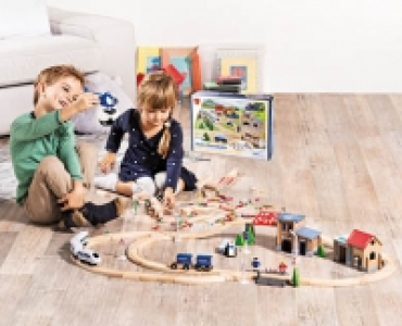 TOY. Holz-Eisenbahn/-Autobahn