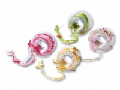 Geschenkband mit Verzierung