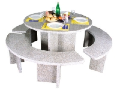 Granit-Tischgarnitur rund CHF 1,249.00
