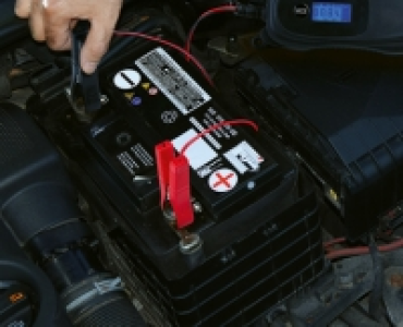 AUTO XS Autobatterie-Ladegerät CHF 19.99