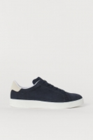  Sneaker aus Veloursleder CHF 59.95