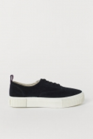  Sneaker aus Veloursleder CHF 88.95