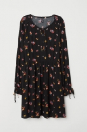  Kleid mit Knopfleiste CHF 19.45