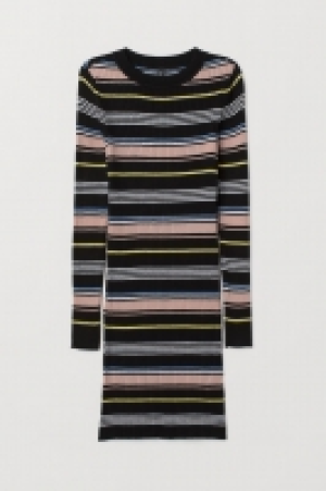 Figurbetontes Kleid CHF 8.95