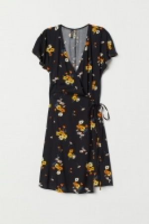  Gemustertes Wickelkleid CHF 11.95