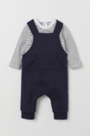  Latzhose und Shirt CHF 15.95