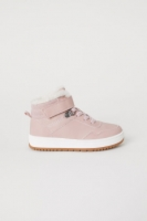  Sneaker mit Teddyfutter CHF 19.95