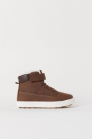  Sneaker mit Teddyfutter CHF 25.95