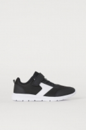  Sneaker aus Mesh CHF 15.95
