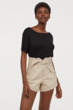  Shirt mit Rückenausschnitt CHF 12.45