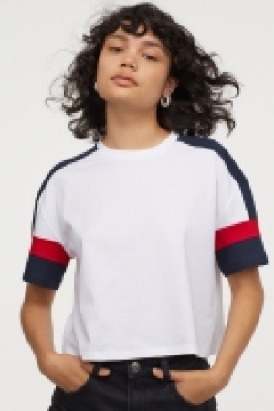  Kurzes T-Shirt CHF 5.95