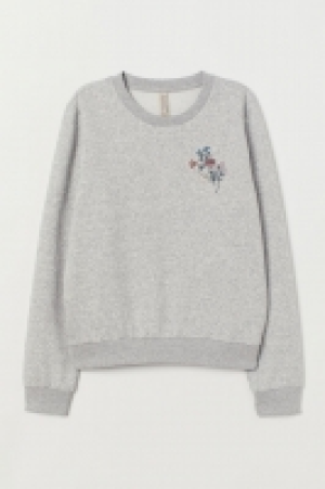  Sweatshirt mit Applikationen CHF 11.95