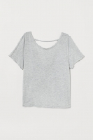  Shirt mit Rückenausschnitt CHF 9.95