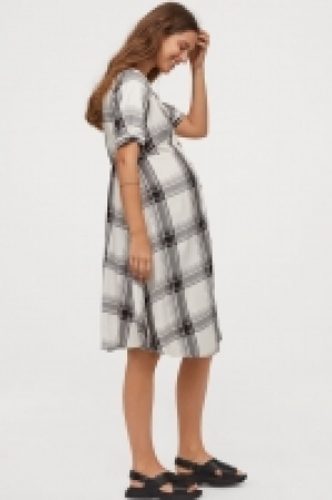 MAMA Kleid mit V-Ausschnitt CHF 12.95