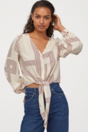  Gemusterte Bindebluse CHF 10.95