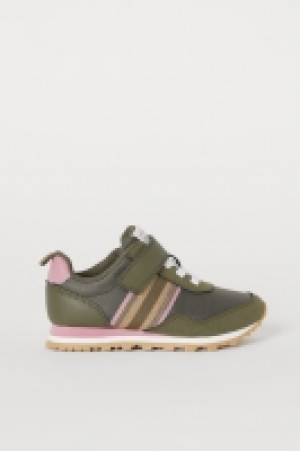  Sneaker mit Glitzer CHF 15.95