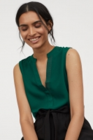  Bluse mit V-Ausschnitt CHF 19.95