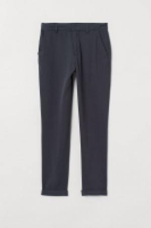  Hose mit Gürtel CHF 20.95