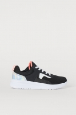  Sneaker aus Mesh CHF 18.45
