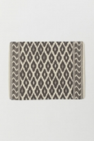  Gemusterter Teppich CHF 14.95