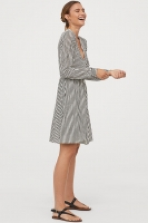  Jerseykleid mit V-Neck CHF 22.95