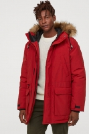 Wattierter Parka mit Kapuze CHF 70.95