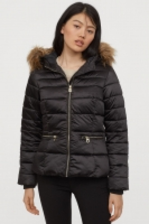  Wattierte Jacke mit Kapuze CHF 35.95