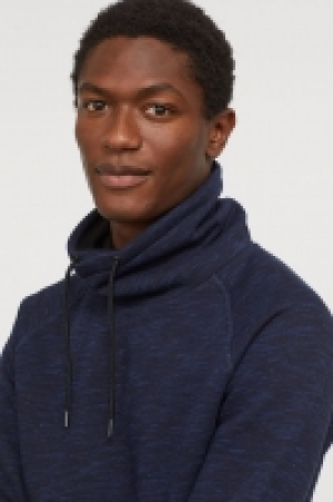  Sweatshirt mit Tunnelkragen CHF 24.95