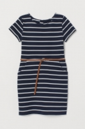  Kleid mit Gürtel CHF 8.95