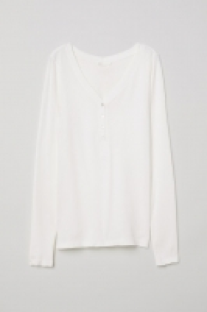  Shirt mit V-Ausschnitt CHF 10.95