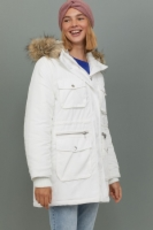  Wattierter Parka mit Kapuze CHF 20.95