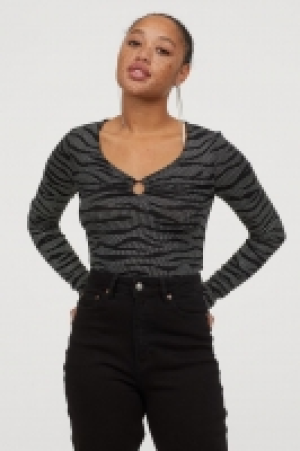  Shirt mit V-Ausschnitt CHF 4.95