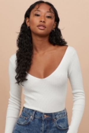  Shirt mit V-Ausschnitt CHF 14.95