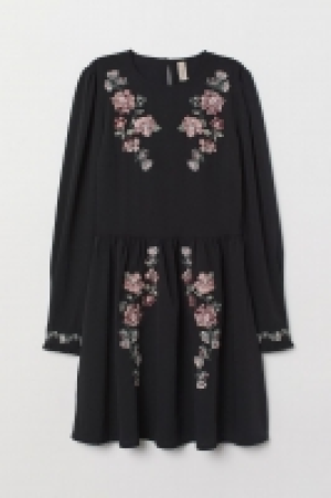  Besticktes Kleid CHF 27.95