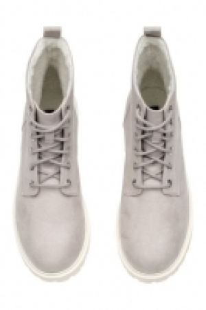  Sneaker mit Teddyfutter CHF 26.95