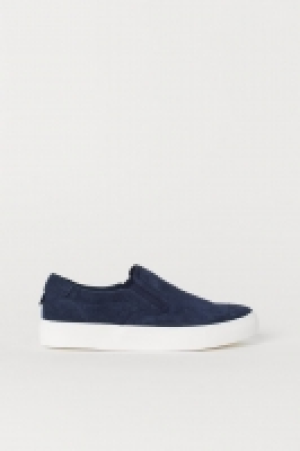  Sneaker aus Veloursleder CHF 27.95