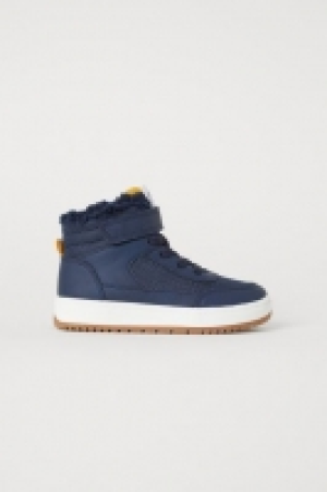  Sneaker mit Teddyfutter CHF 23.95