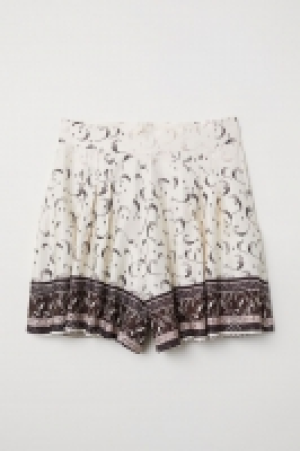 HM   Gemusterte Shorts