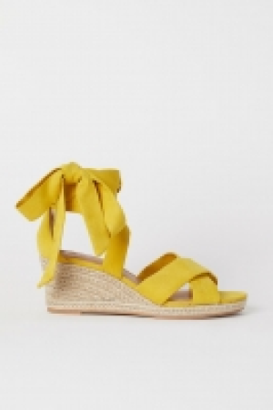  Sandaletten mit Keilabsatz CHF 31.95