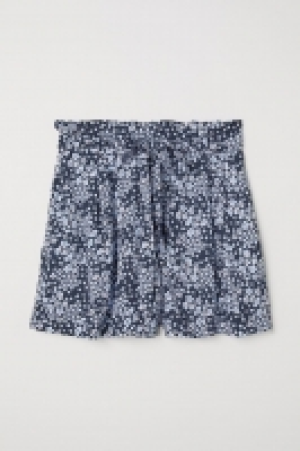 Shorts mit Bindegürtel CHF 14.95