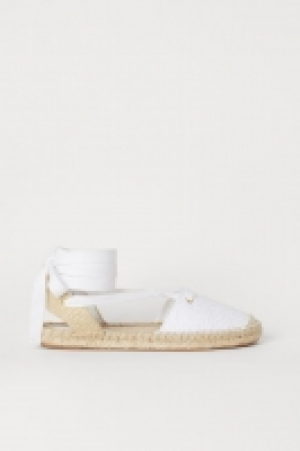 Geschnürte Espadrilles CHF 20.95