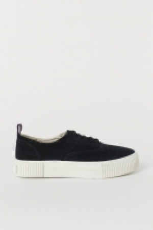 Sneaker aus Veloursleder CHF 88.95