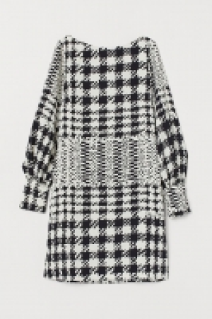 Kleid mit U-Boot-Ausschnitt CHF 20.95